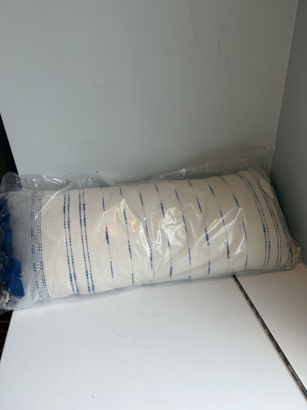 NWT Anthropologie Nayo Lumbar Decorative Pillow Tassel Cream Blue 12x27 $98 [jb] - Picture 3 of 7